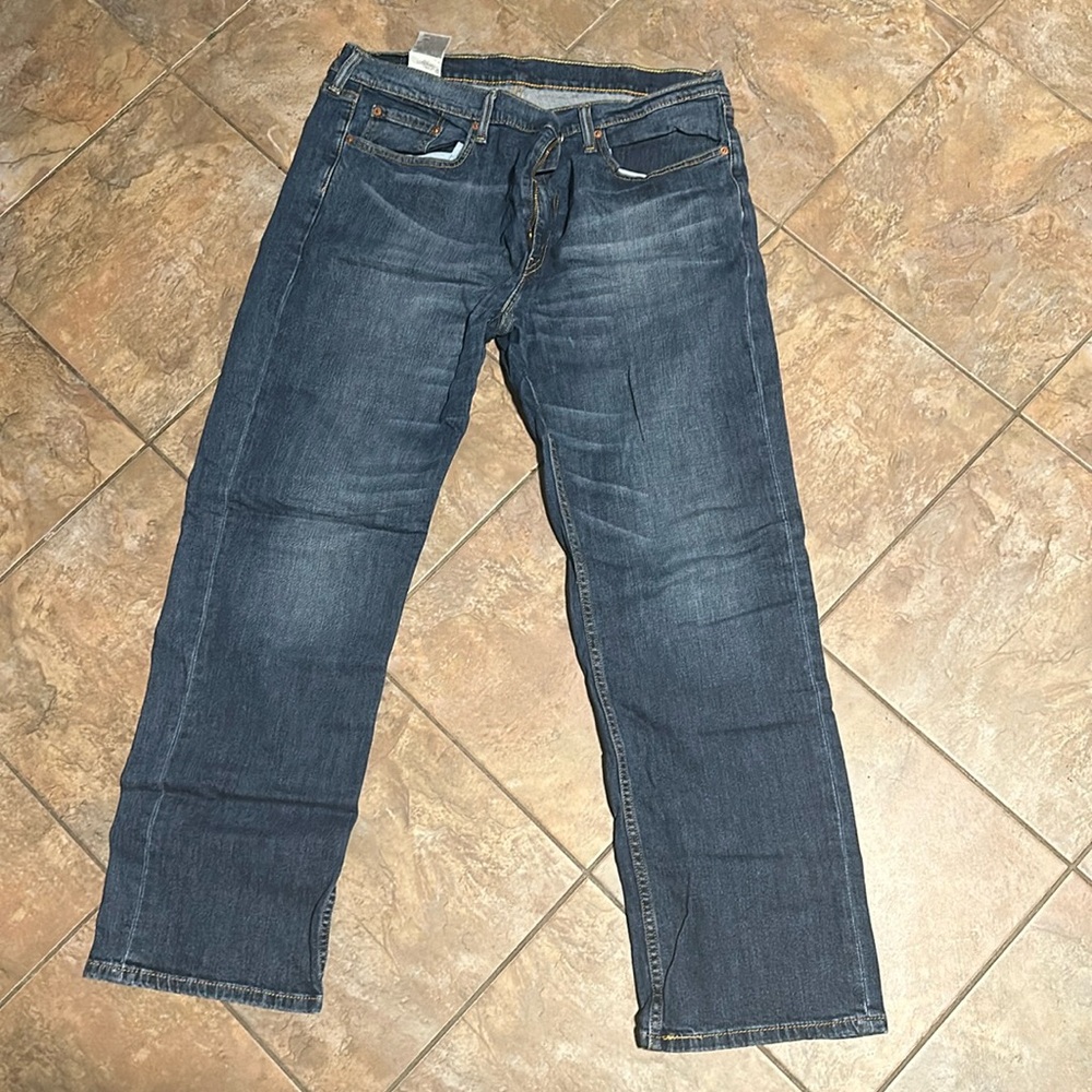 Levi Strauss & Co. 559